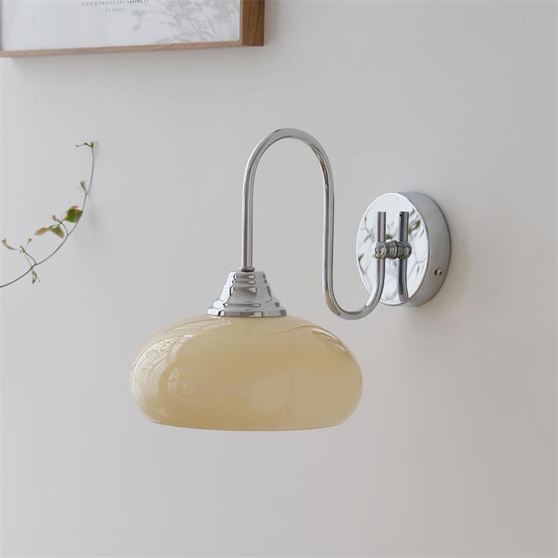 Ophaan wandlamp