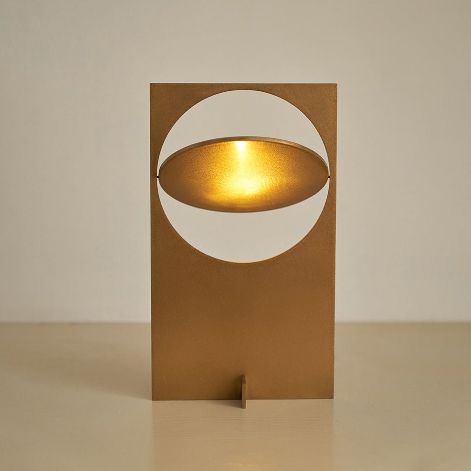 Sixor tafellamp van staal met futuristisch design