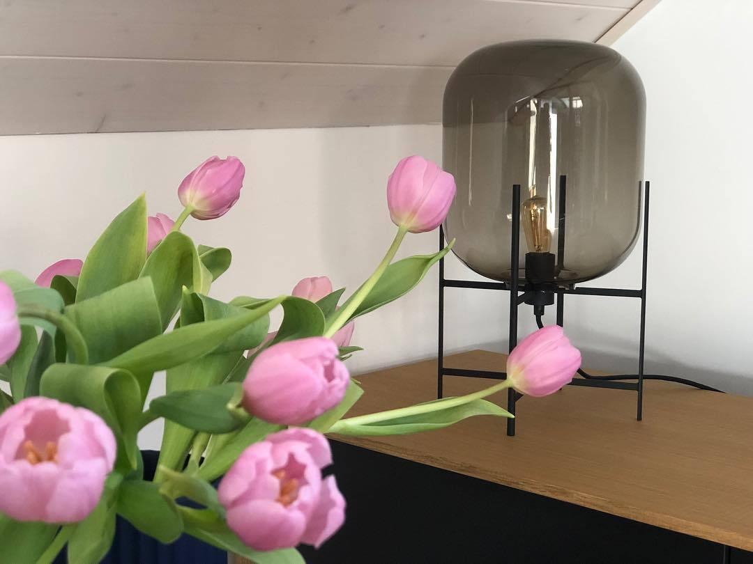 Liorivelia industriële vloerlamp van glas