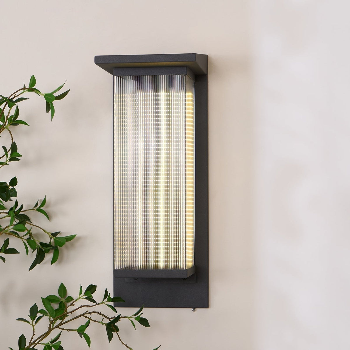 Feraraine Stalen eigentijdse wandlamp in Contempo Style