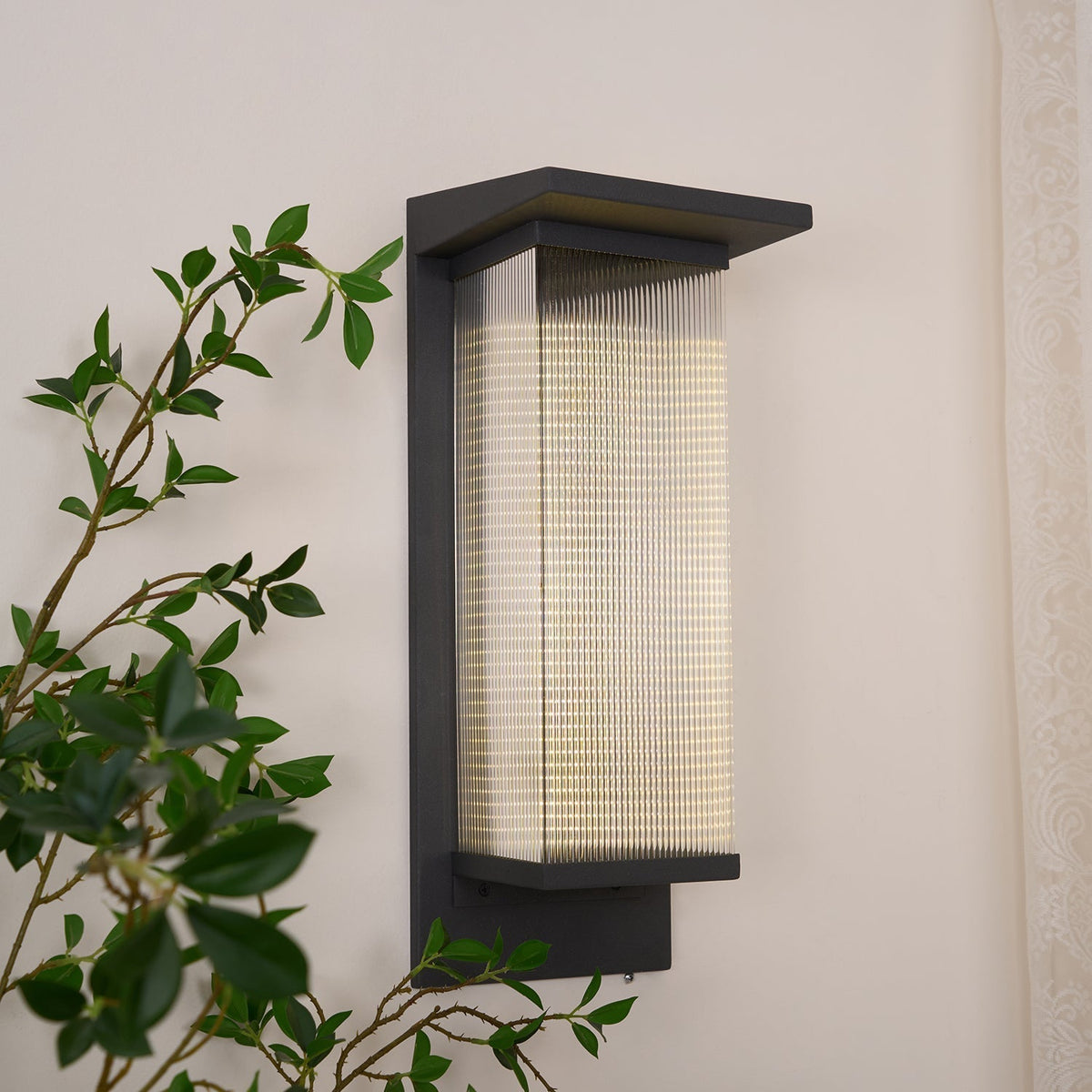 Feraraine Stalen eigentijdse wandlamp in Contempo Style