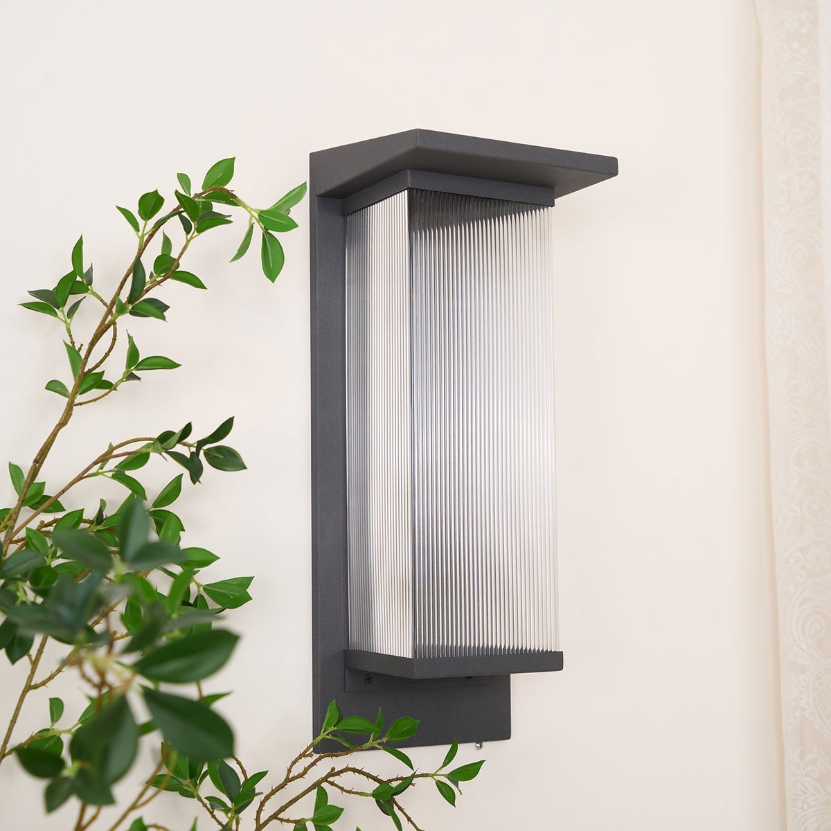 Feraraine Stalen eigentijdse wandlamp in Contempo Style