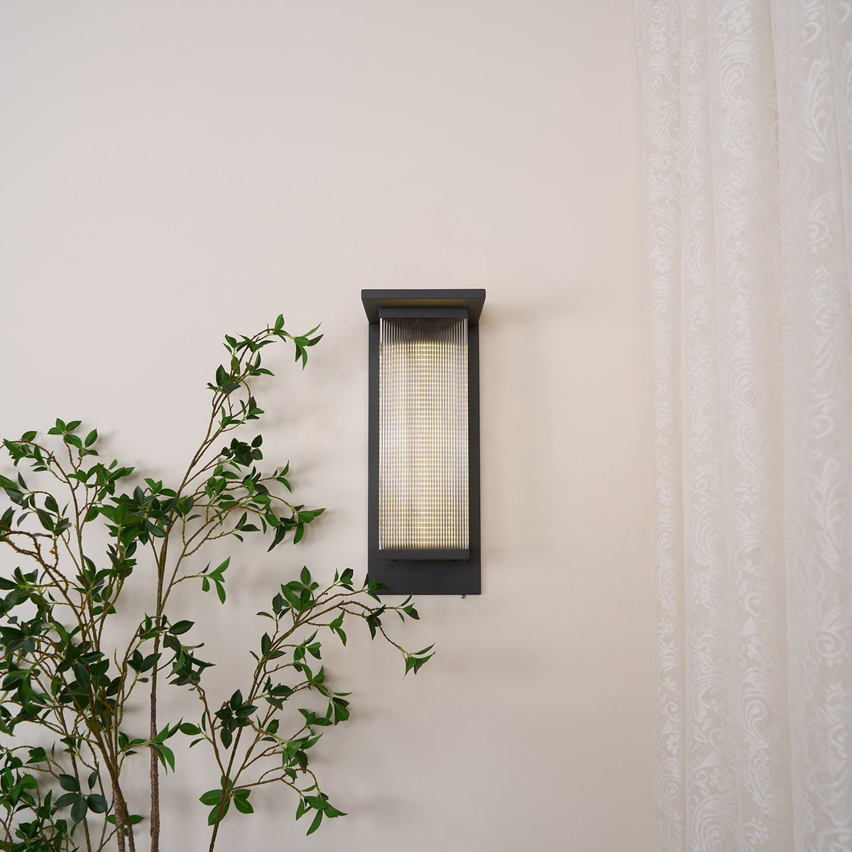 Feraraine Stalen eigentijdse wandlamp in Contempo Style