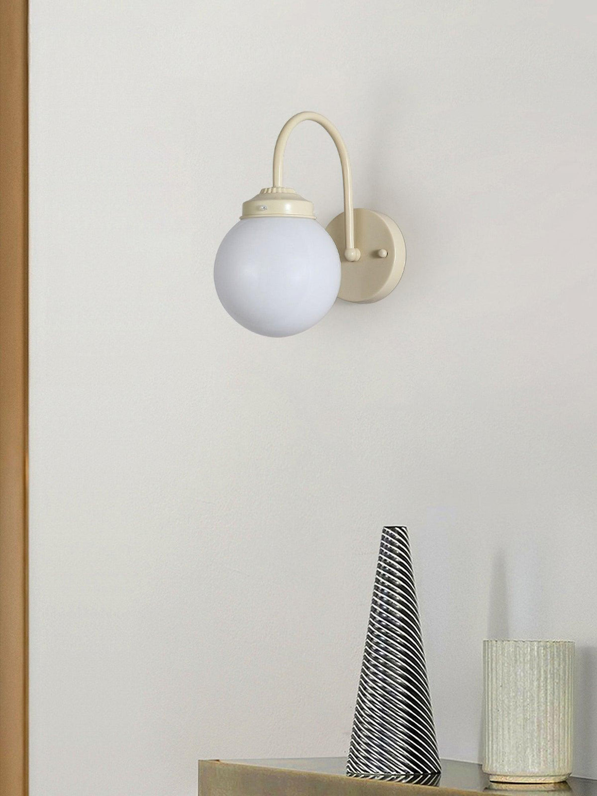 Zomareth Orb wandlamp met glazen oppervlak
