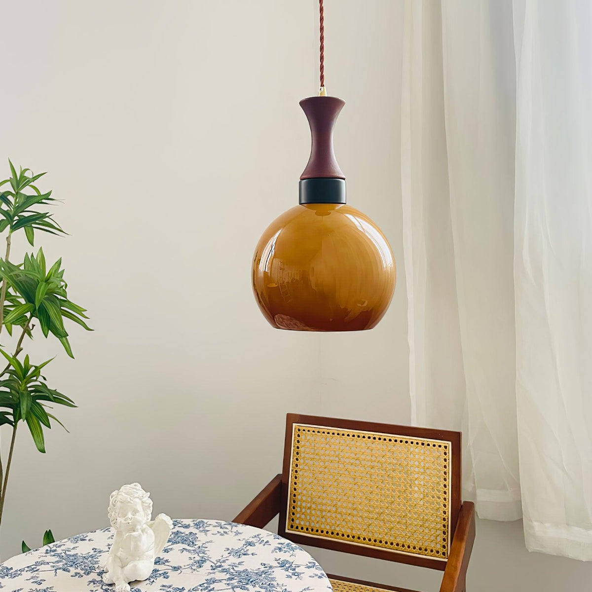 Gyls Moderne hanglamp van hout en glas in minimalistisch ontwerp