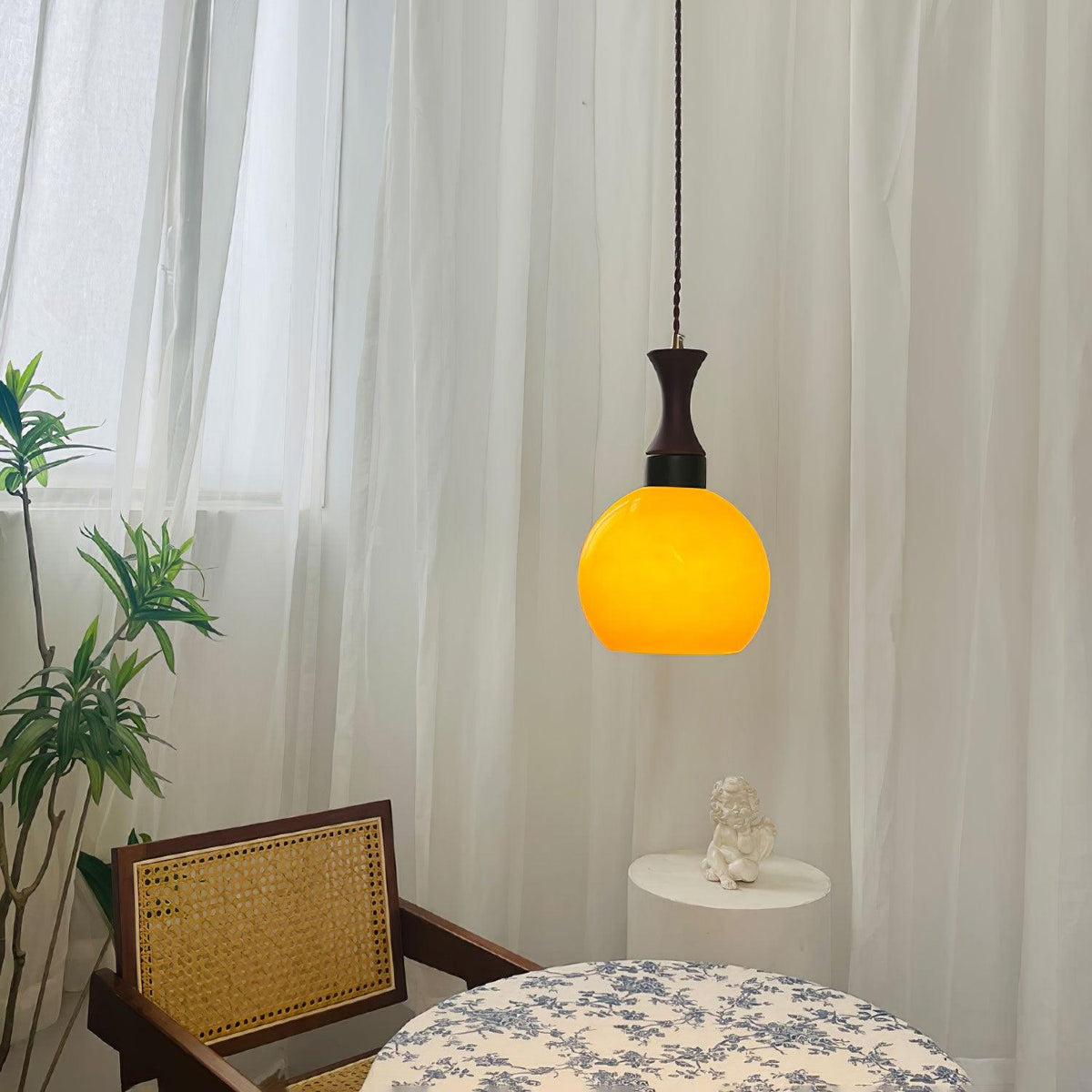 Gyls Moderne hanglamp van hout en glas in minimalistisch ontwerp