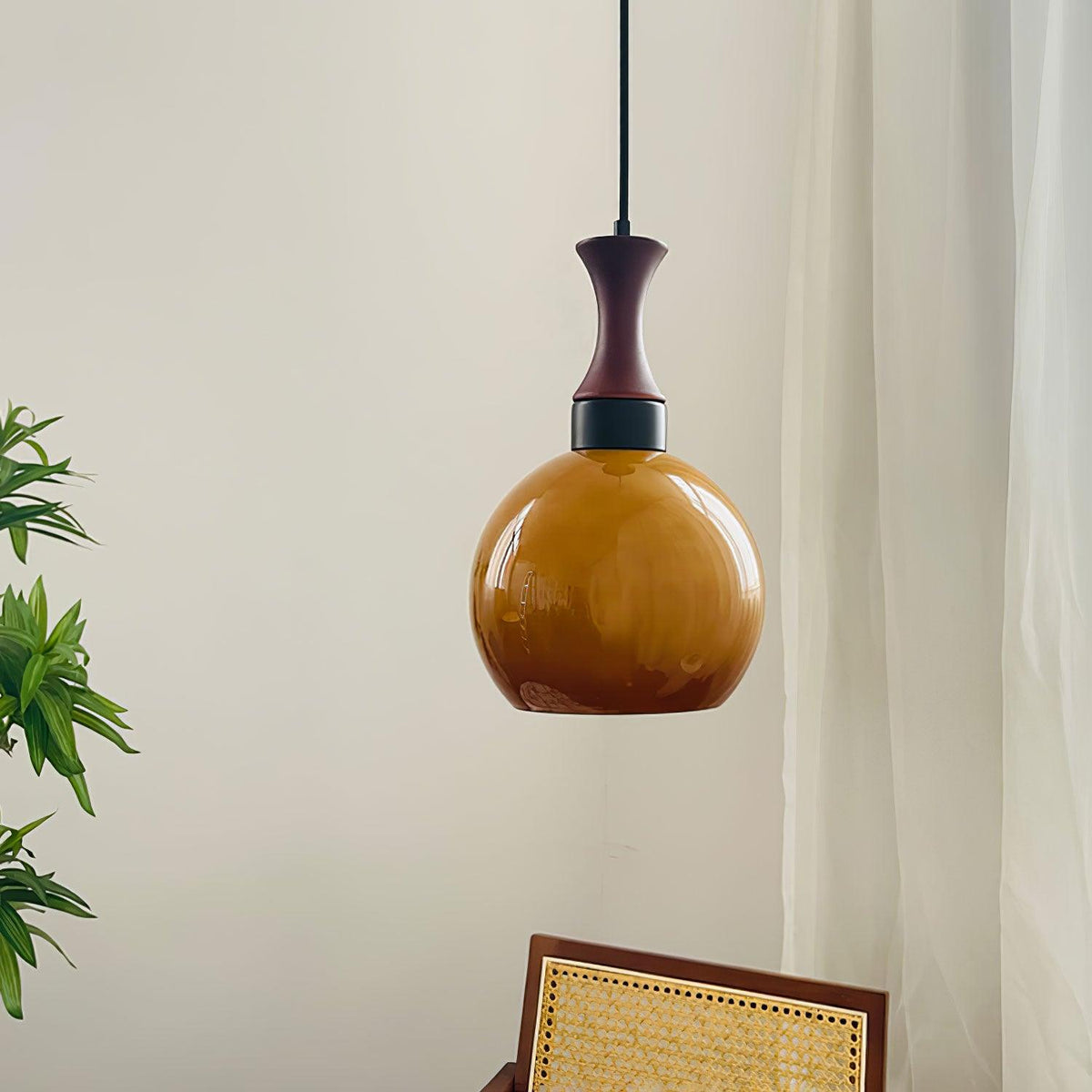 Gyls Moderne hanglamp van hout en glas in minimalistisch ontwerp
