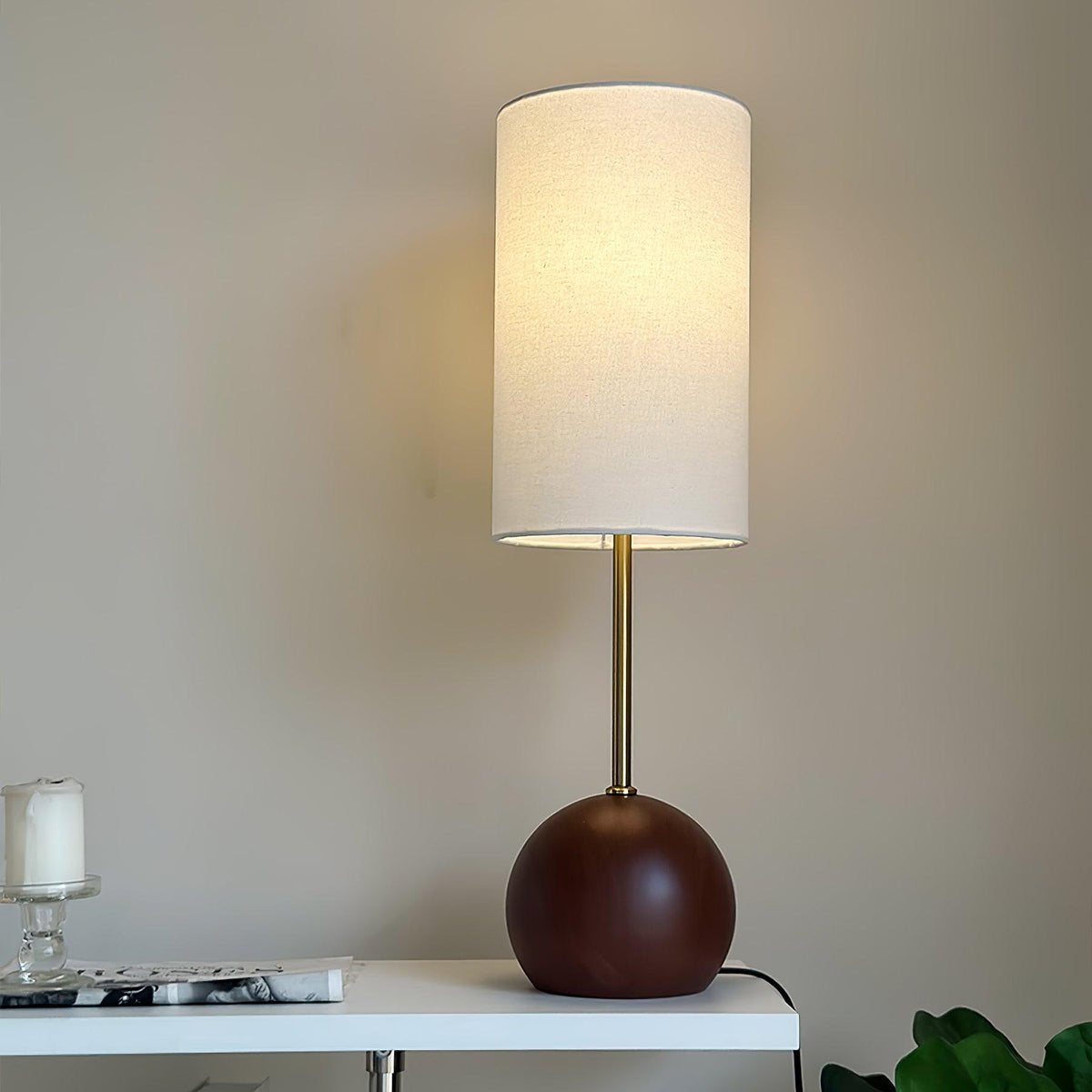 Sylivira tafellamp van walnoothout