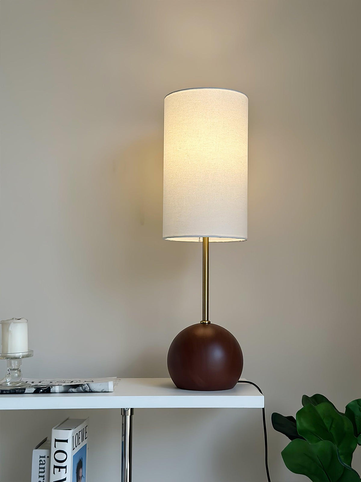 Sylivira tafellamp van walnoothout