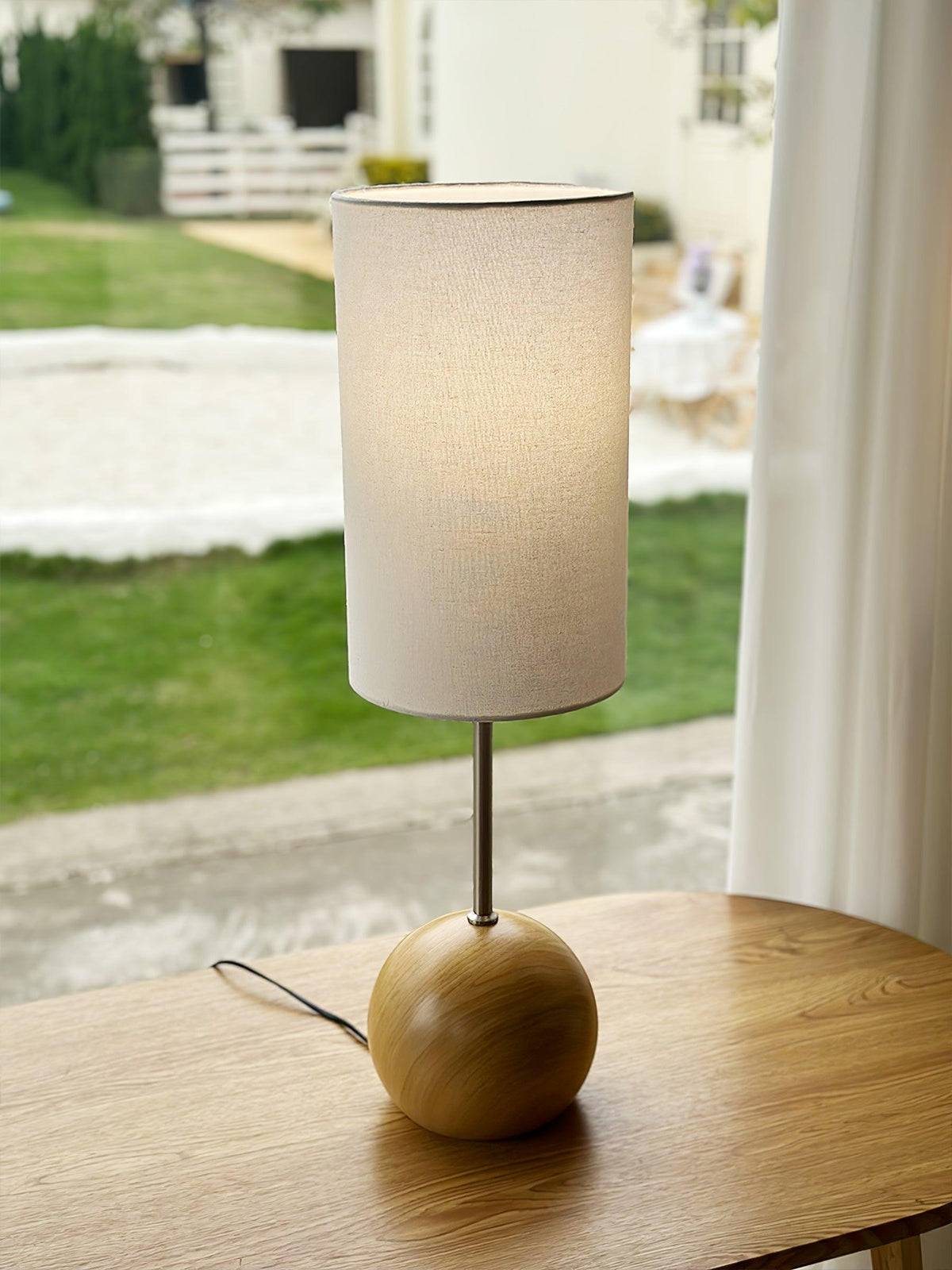 Sylivira tafellamp van walnoothout