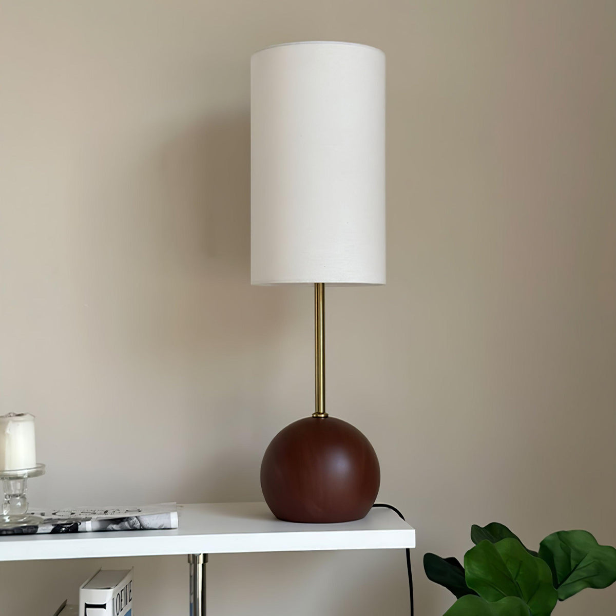 Sylivira tafellamp van walnoothout