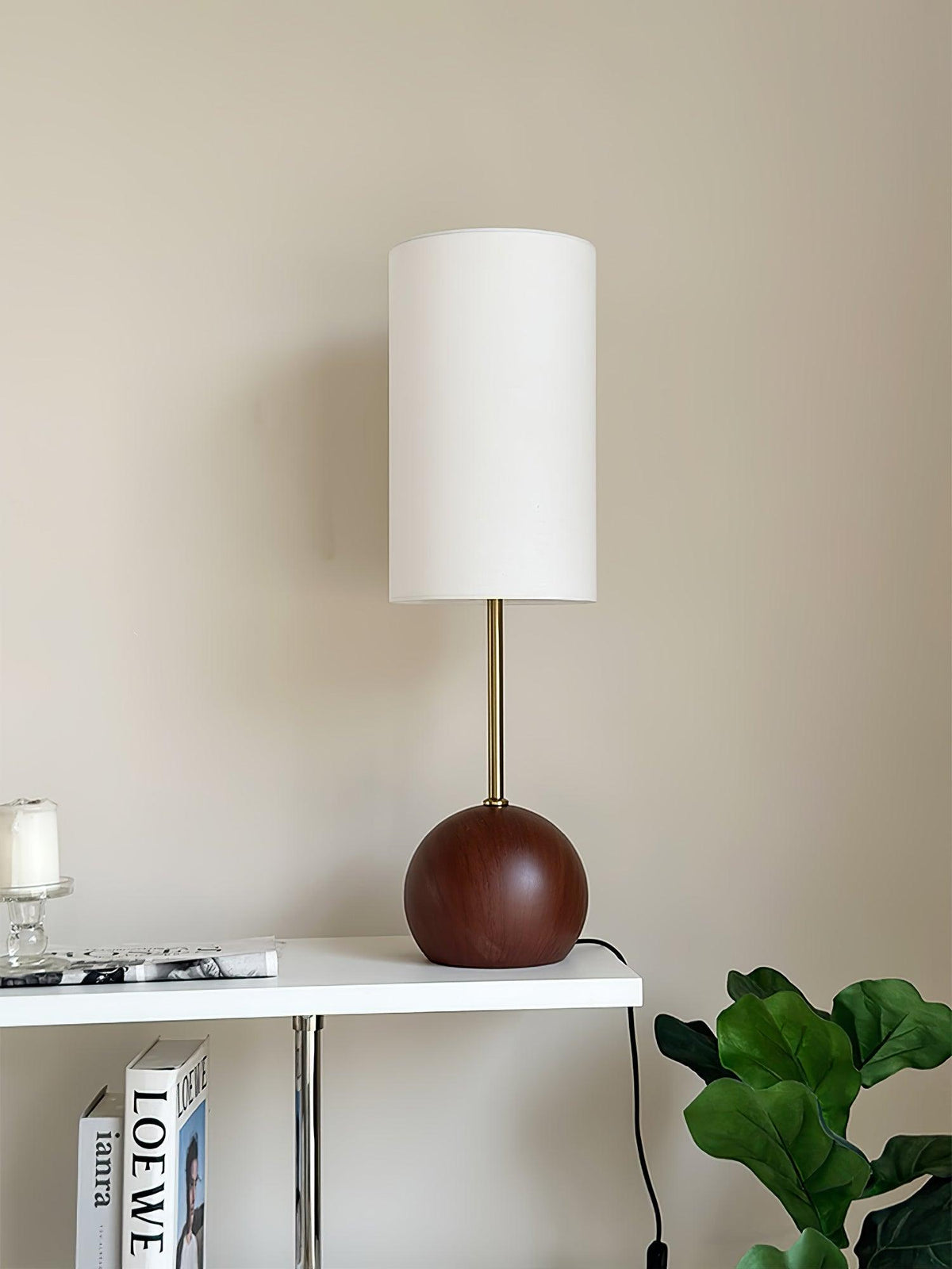 Sylivira tafellamp van walnoothout