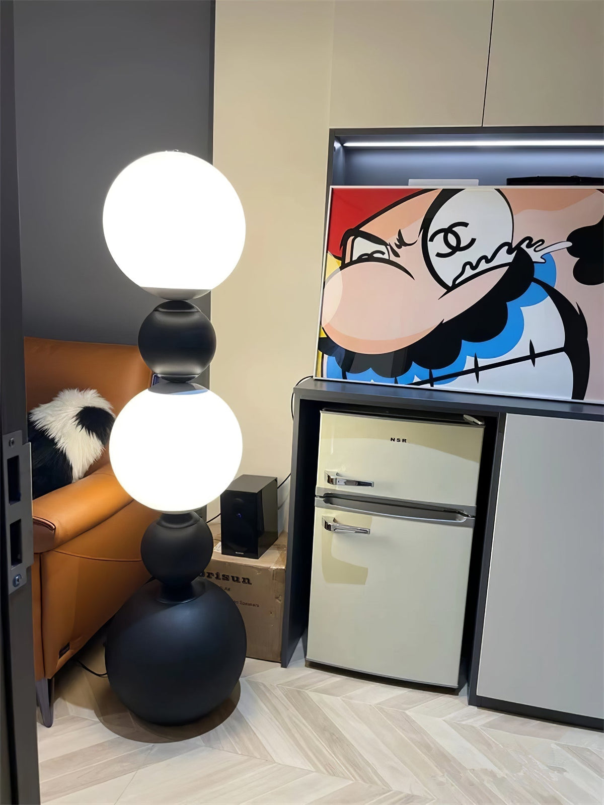 Ervynel vloerlamp zwart bolvormig minimalistisch woonkamer