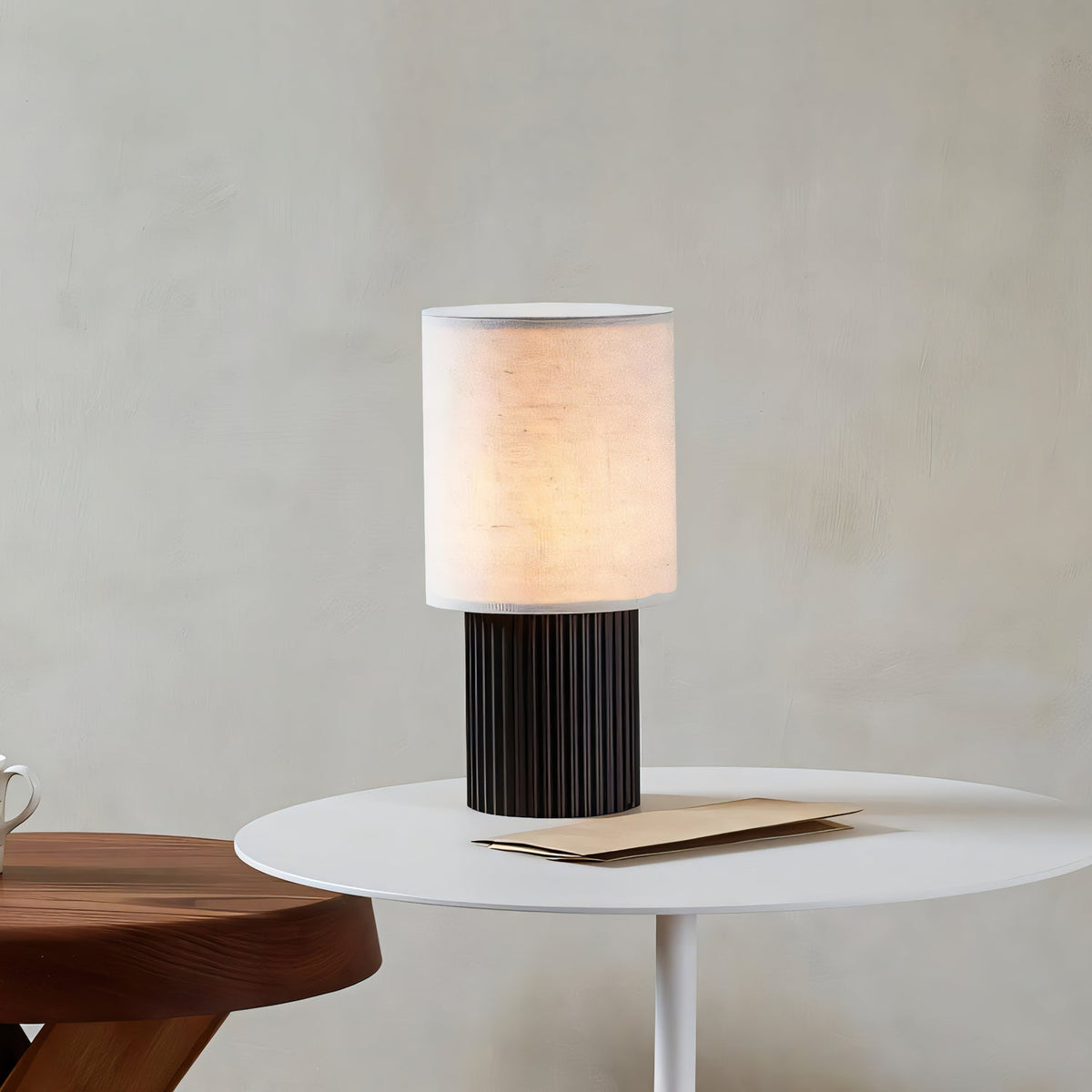 Ripples tafellamp van hout en stof
