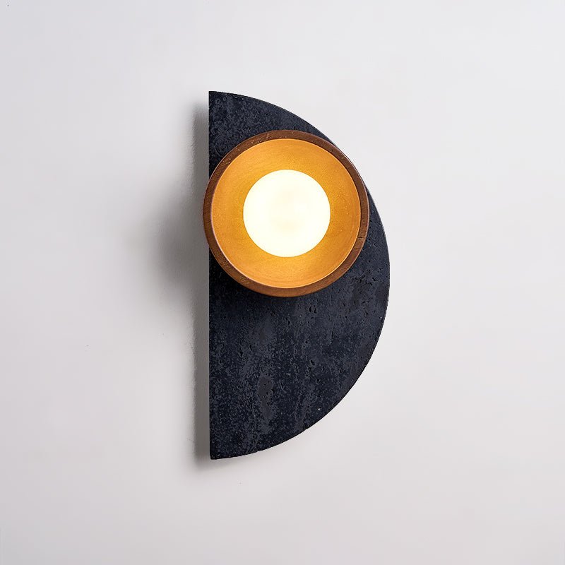 Luca wandlamp van walnoot en travertin