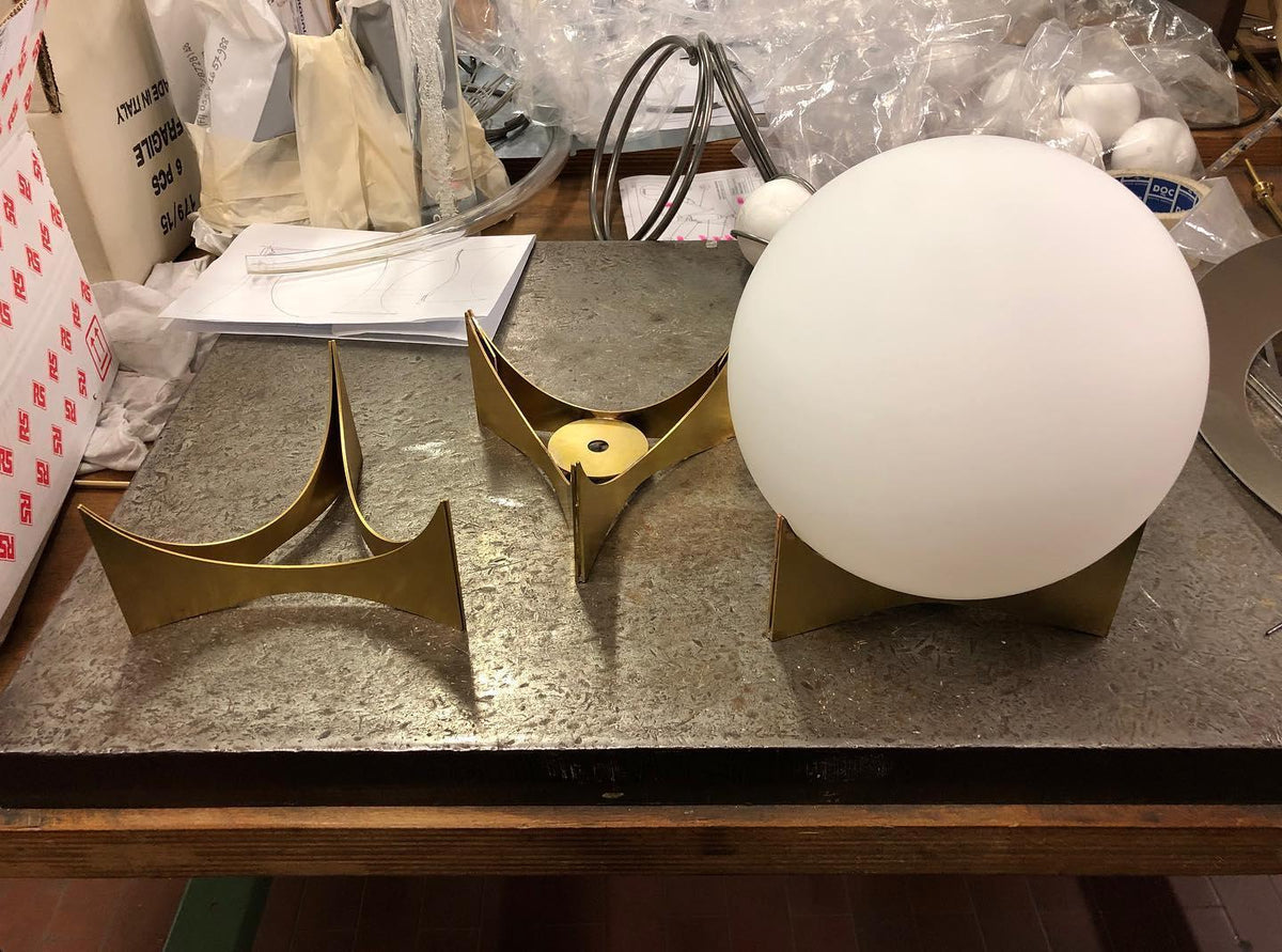 Avo moderne tafellamp in goud