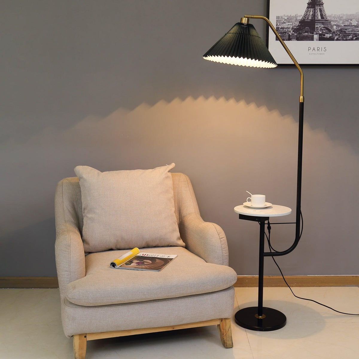 Nexc vloerlamp van marmer en hout