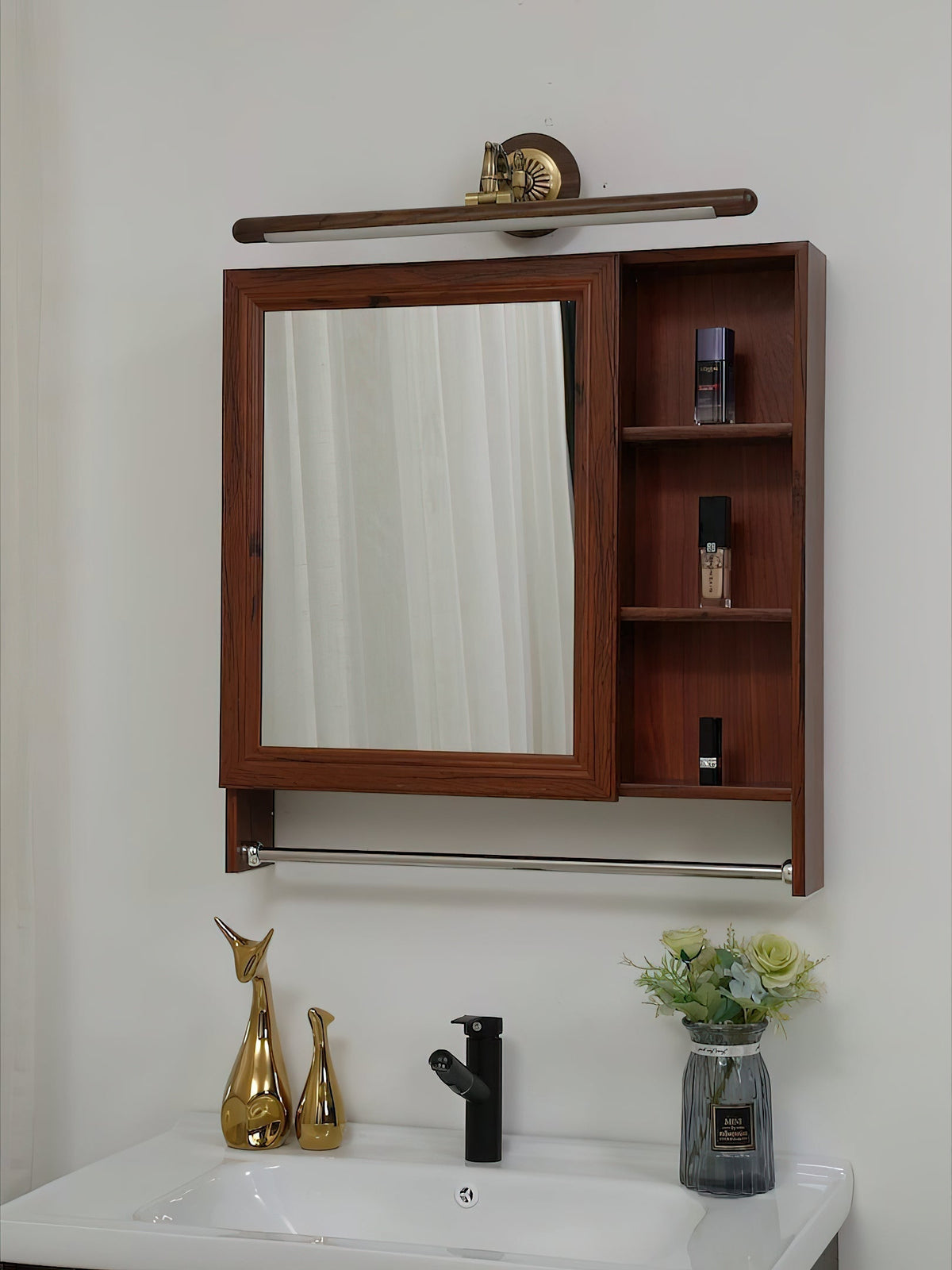 Soreline wandlamp met walnoothout