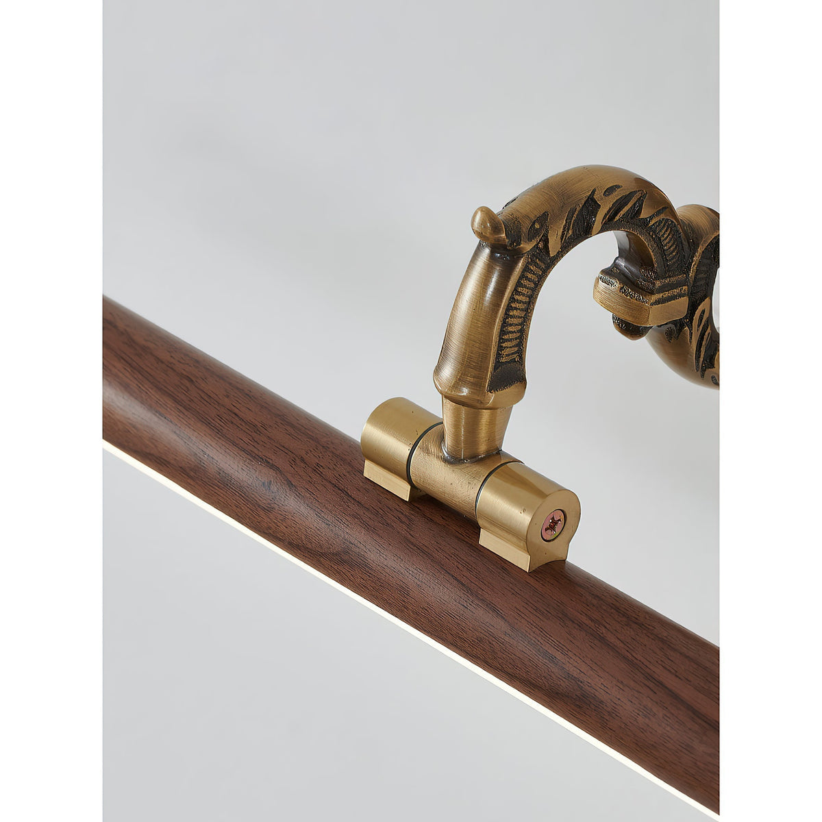 Soreline wandlamp met walnoothout