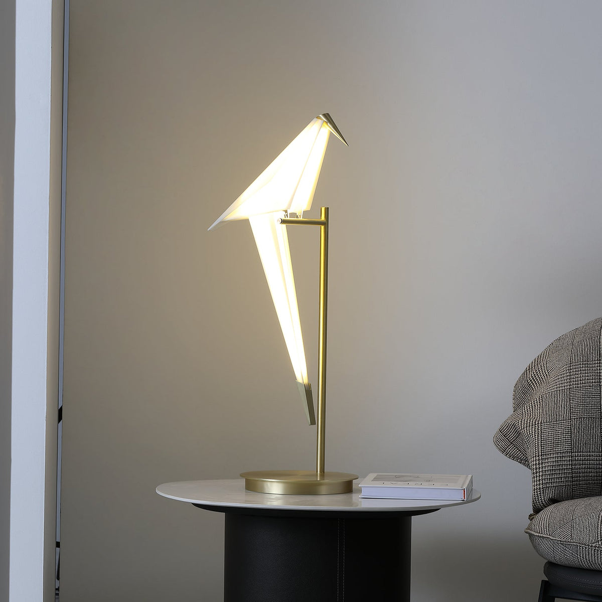 Kaelora moderne tafellamp in goudkleurige afwerking