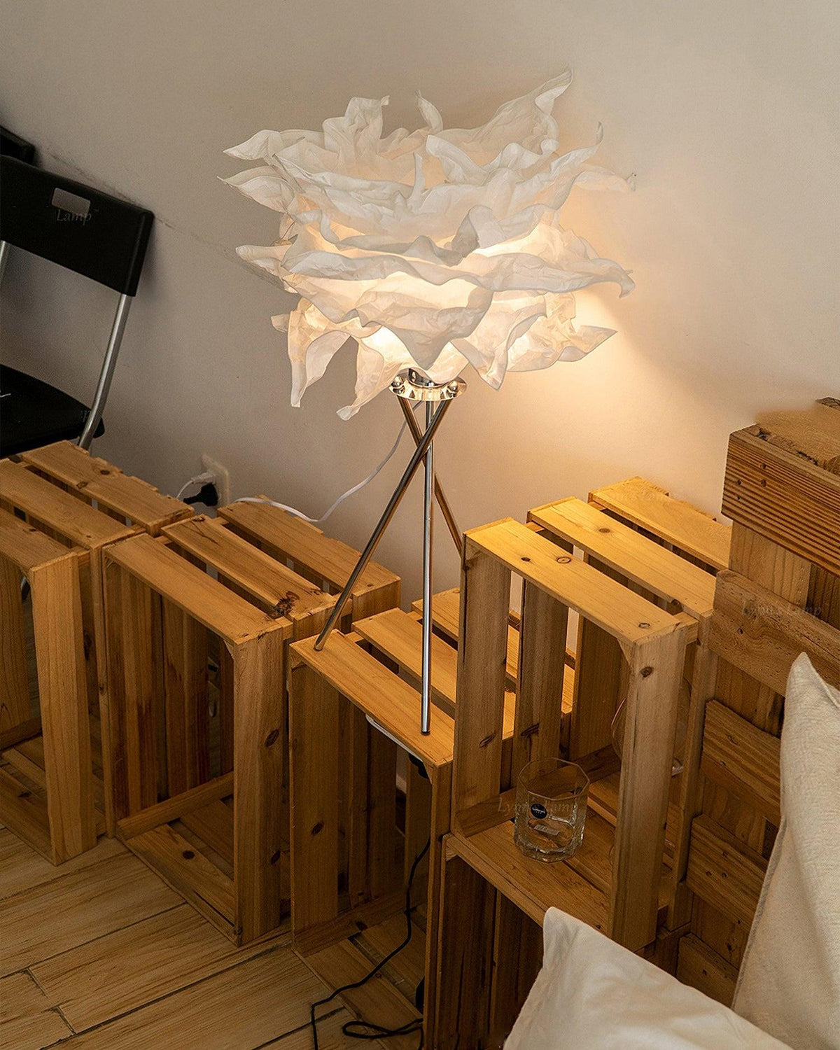 Moderne tafellamp van papier in peony-stijl