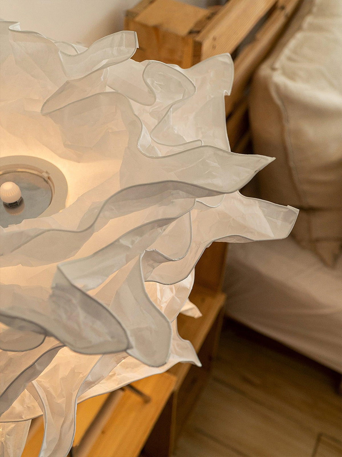 Moderne tafellamp van papier in peony-stijl