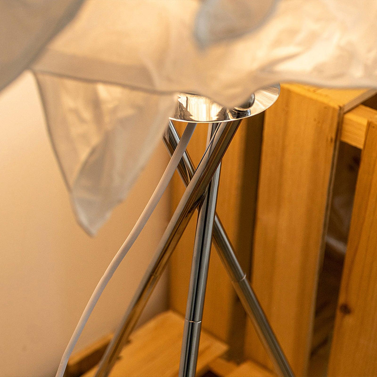 Moderne tafellamp van papier in peony-stijl