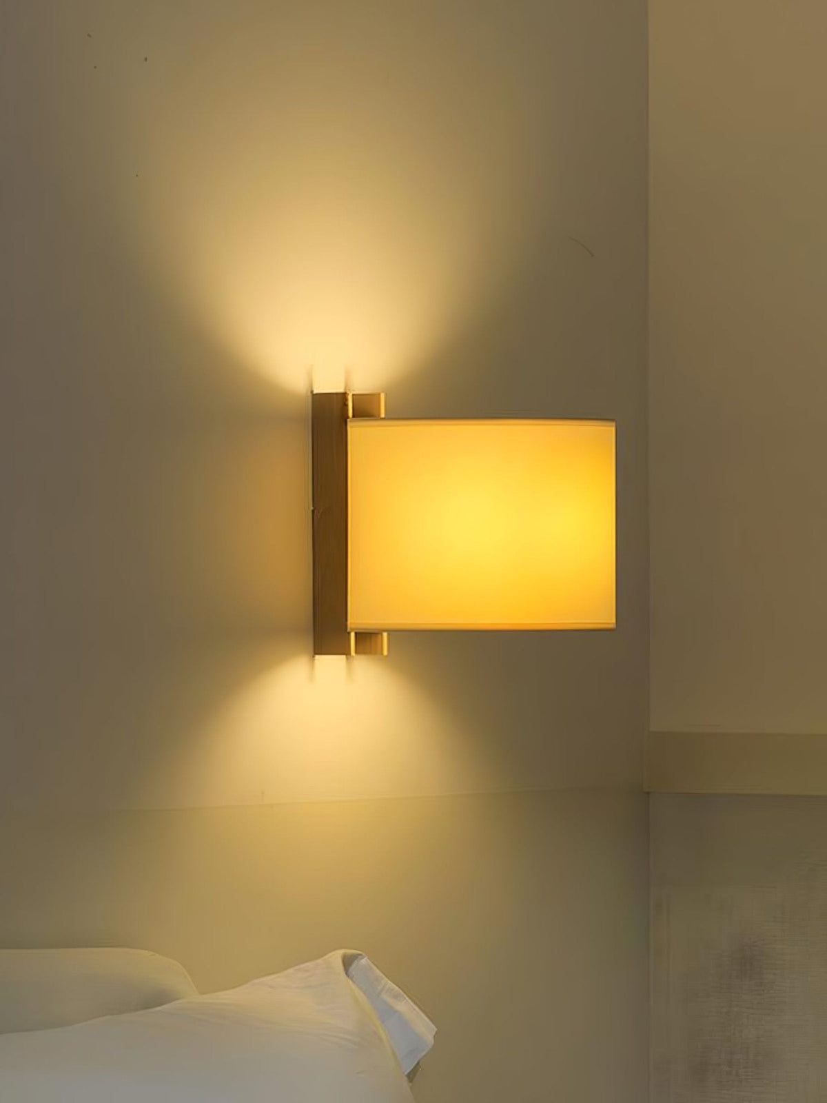 Mirarenne Minimalistische wandlamp met Stoffenkap