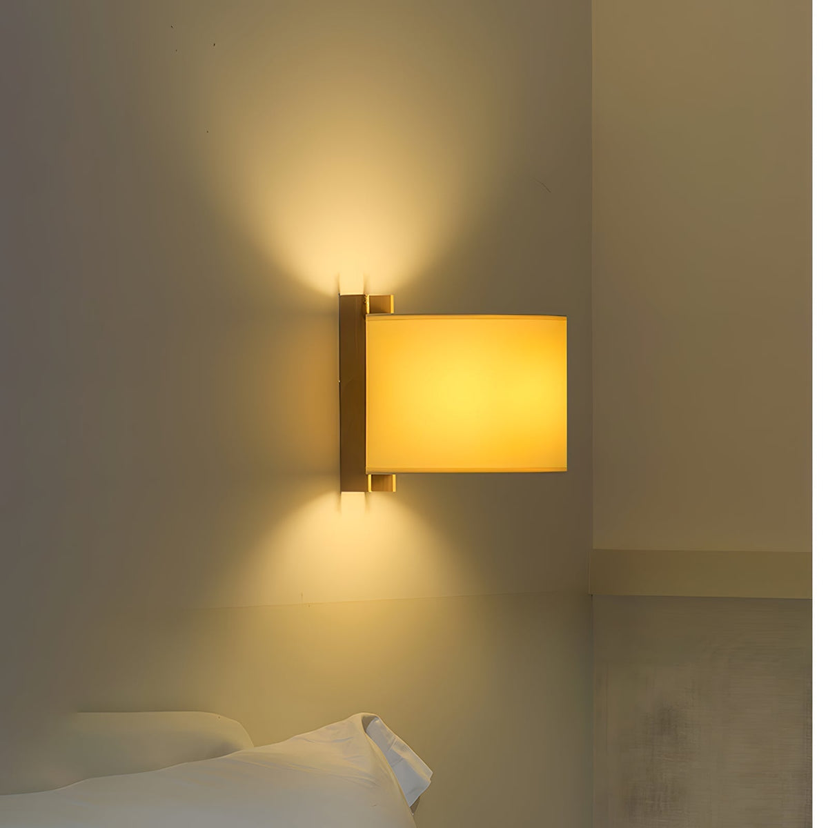Mirarenne Minimalistische wandlamp met Stoffenkap