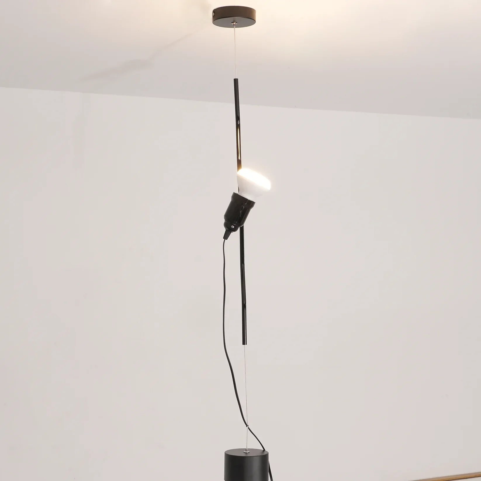 Alessio Minimalisme Metaal Zwart Wit Rood Hanglampen Eetkamer Slaapkamer