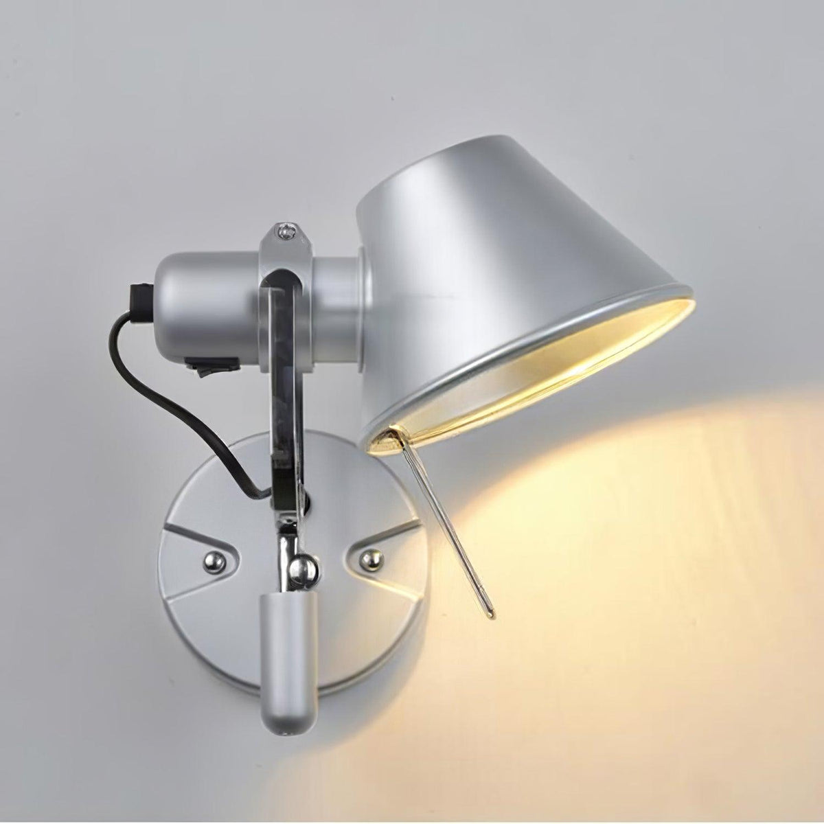 Nyliraris unieke vintage industriële wandlamp