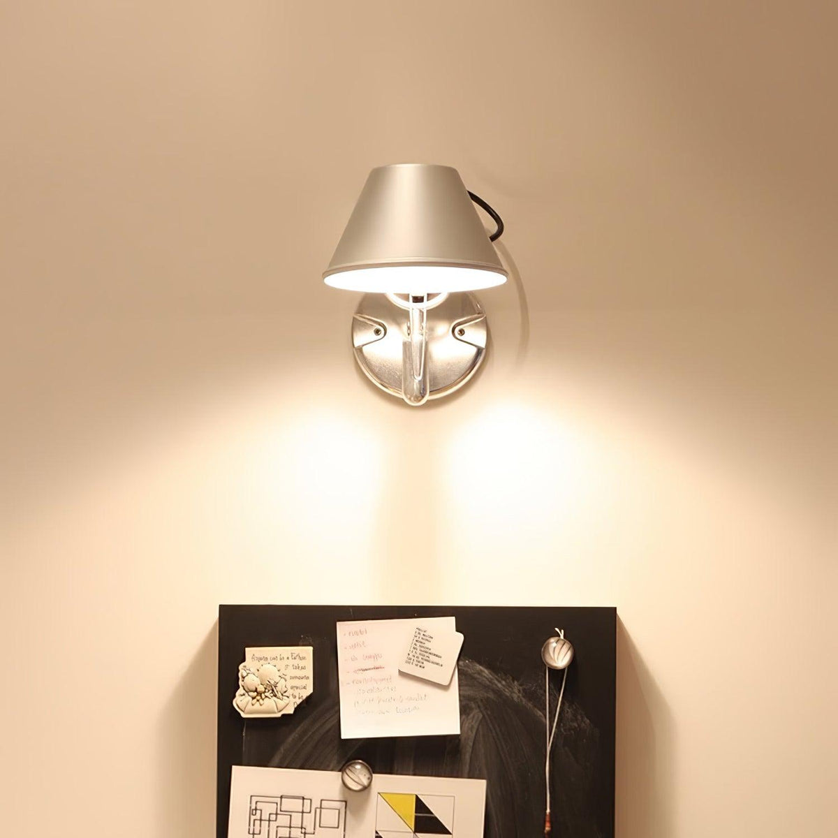 Nyliraris unieke vintage industriële wandlamp