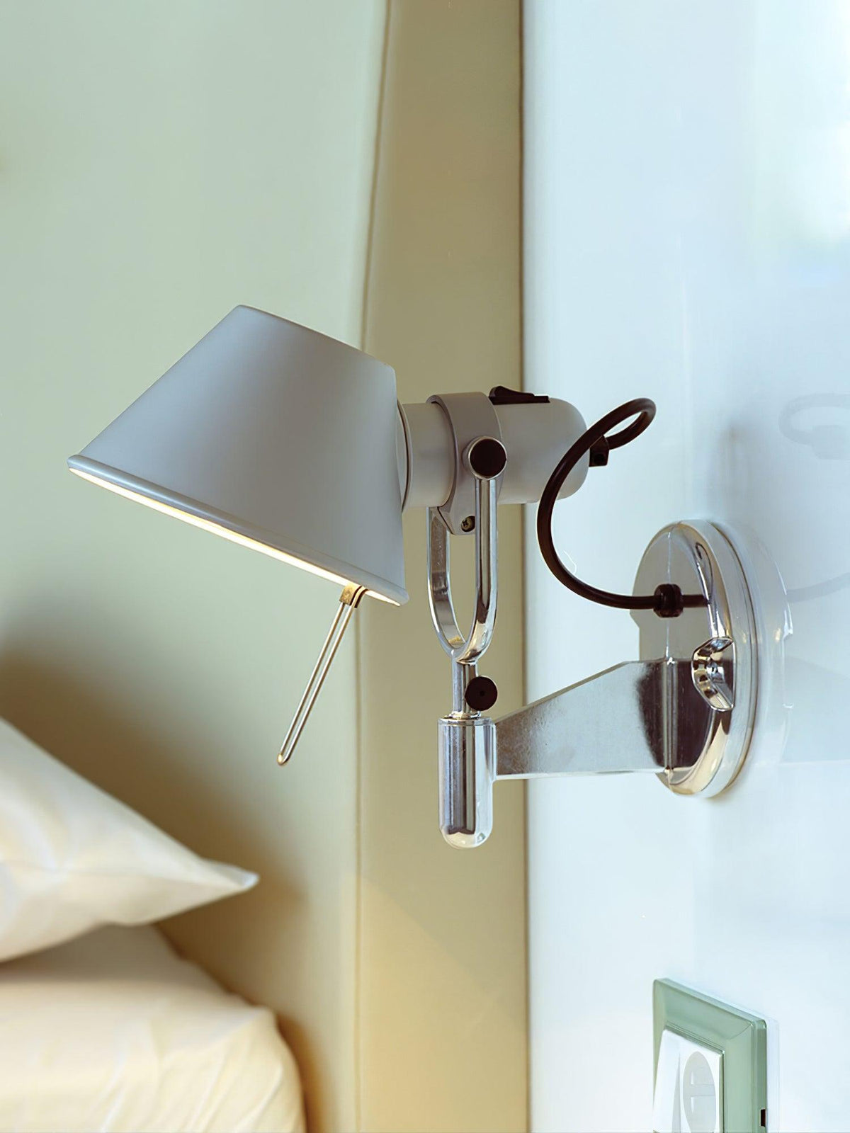 Nyliraris unieke vintage industriële wandlamp