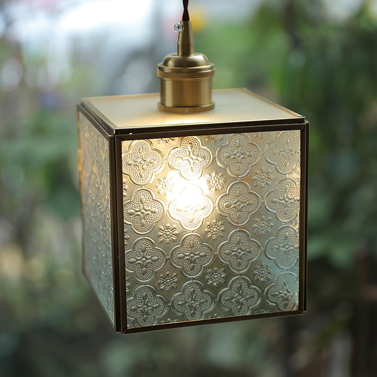 Arvane elegante hanglamp van messing en glas met gestructureerde kap