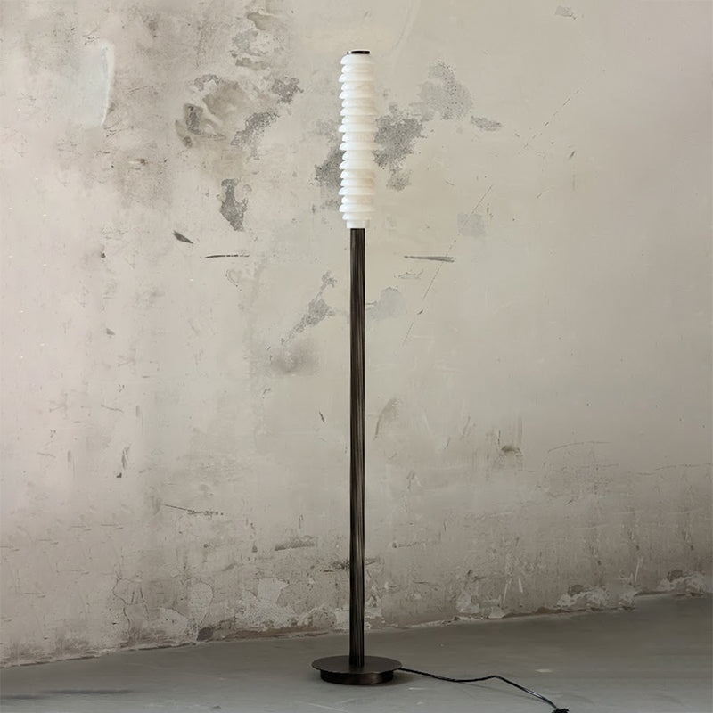 Eiroiella vloerlamp van oud met albasten kap