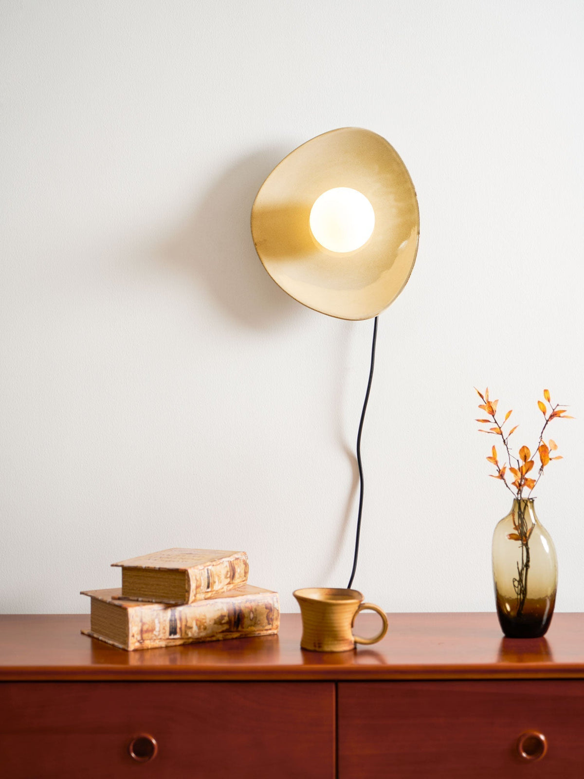 Lioruiella kiezelvormige Disc met stekker wandlamp van Keramiek en glas