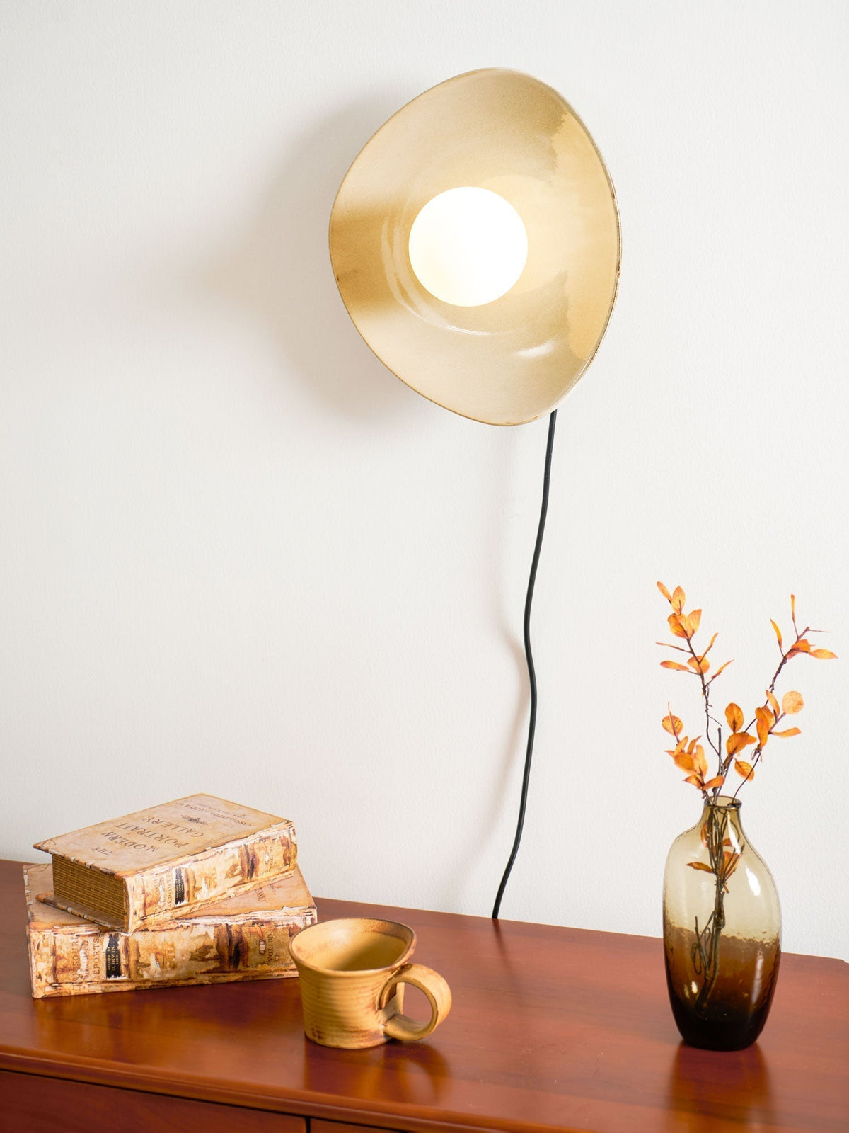 Lioruiella kiezelvormige Disc met stekker wandlamp van Keramiek en glas