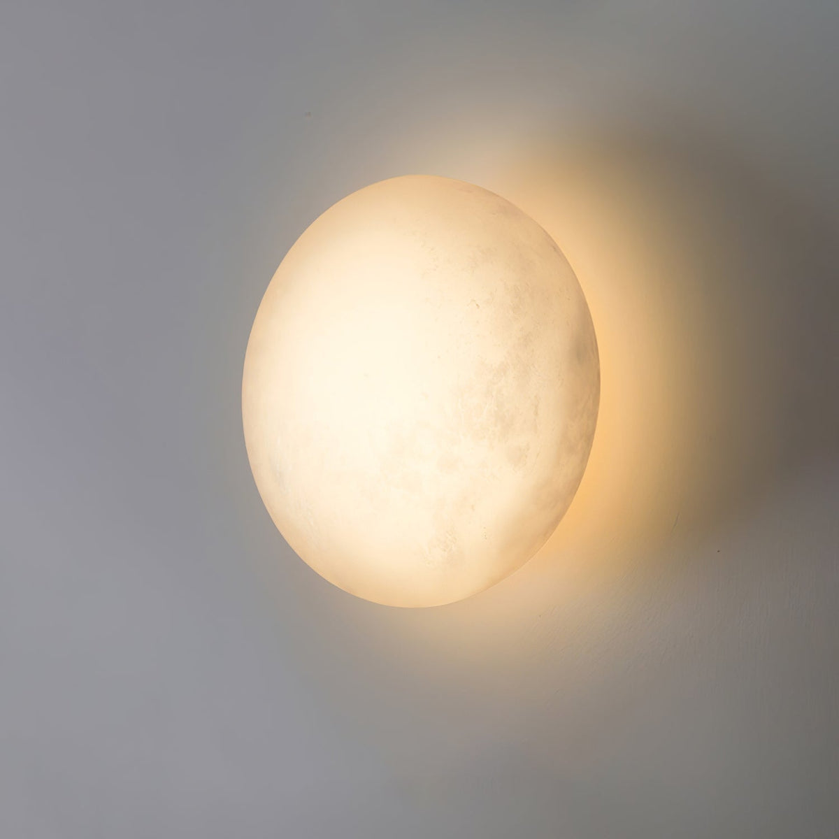 Eurthais minimalistisch albasten wandlamp