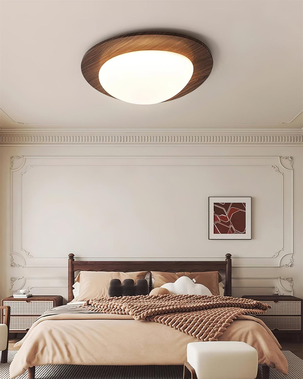 Evory plafondlamp in walnoothout met kiezelvormige-vorm