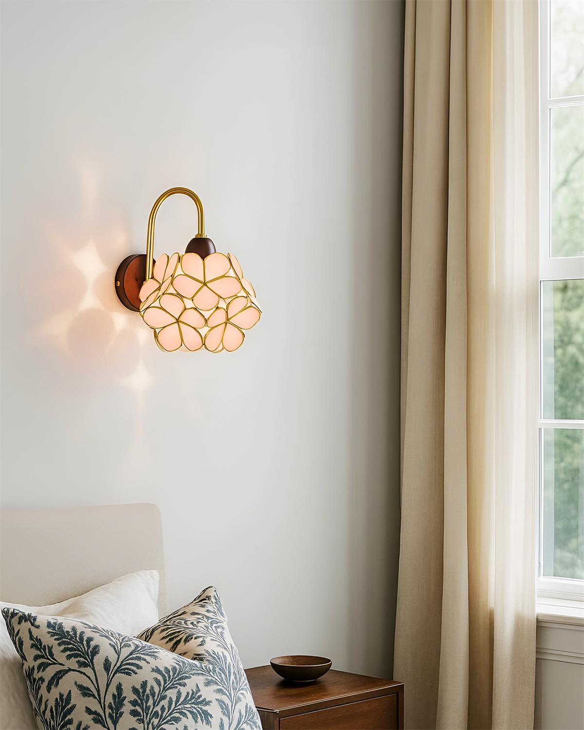 Petals-hout wandlamp