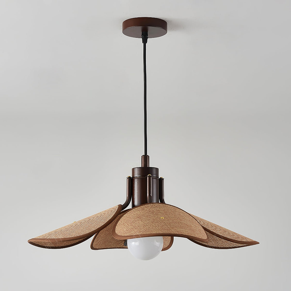 Utalion traditionele hanglamp van hout en stof met bloemblaadjesvorm