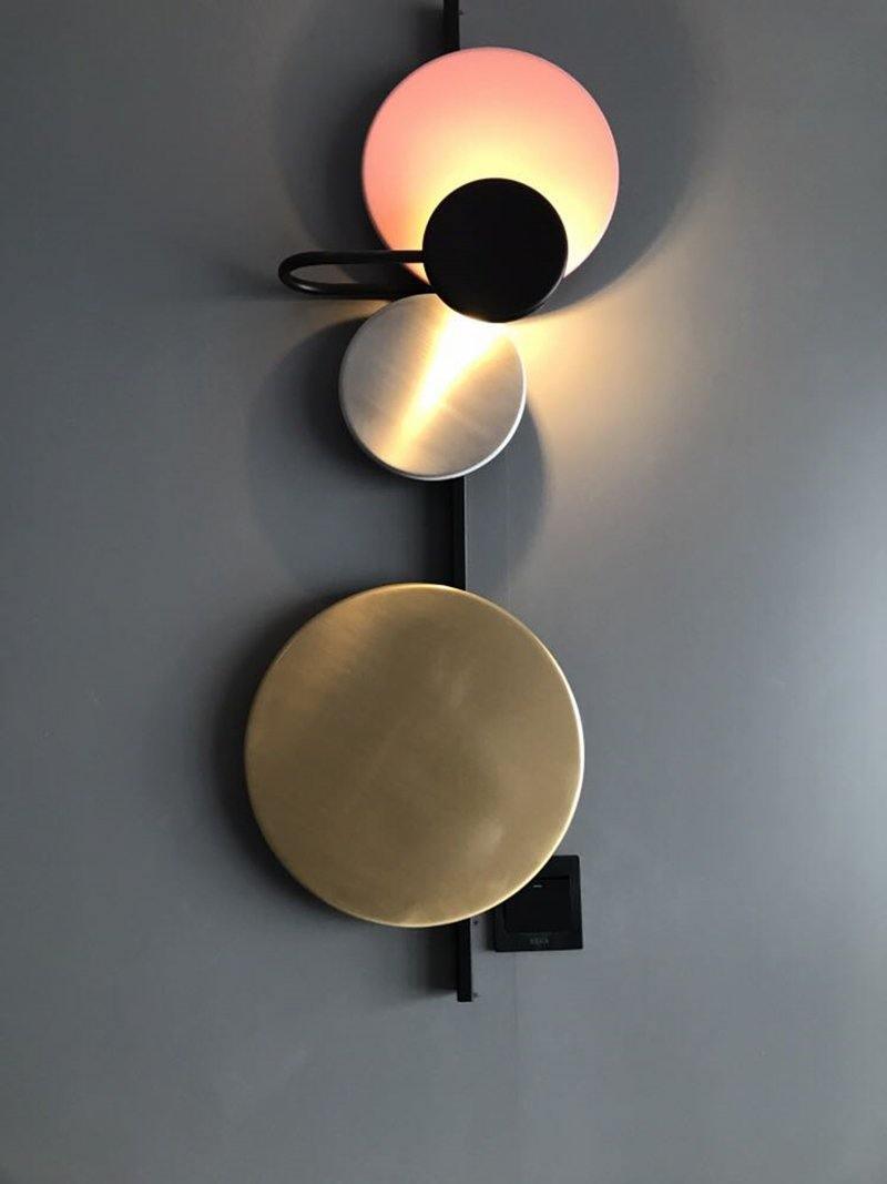 Mirq wandlamp met Magnetische Schijven Kunstzinnig