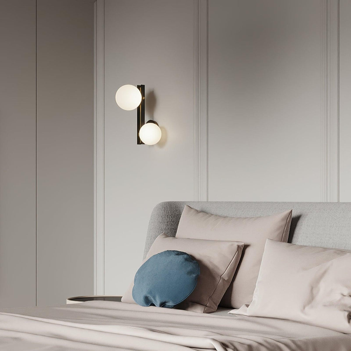 Eiranaria wandlamp met planetaire glazen kap