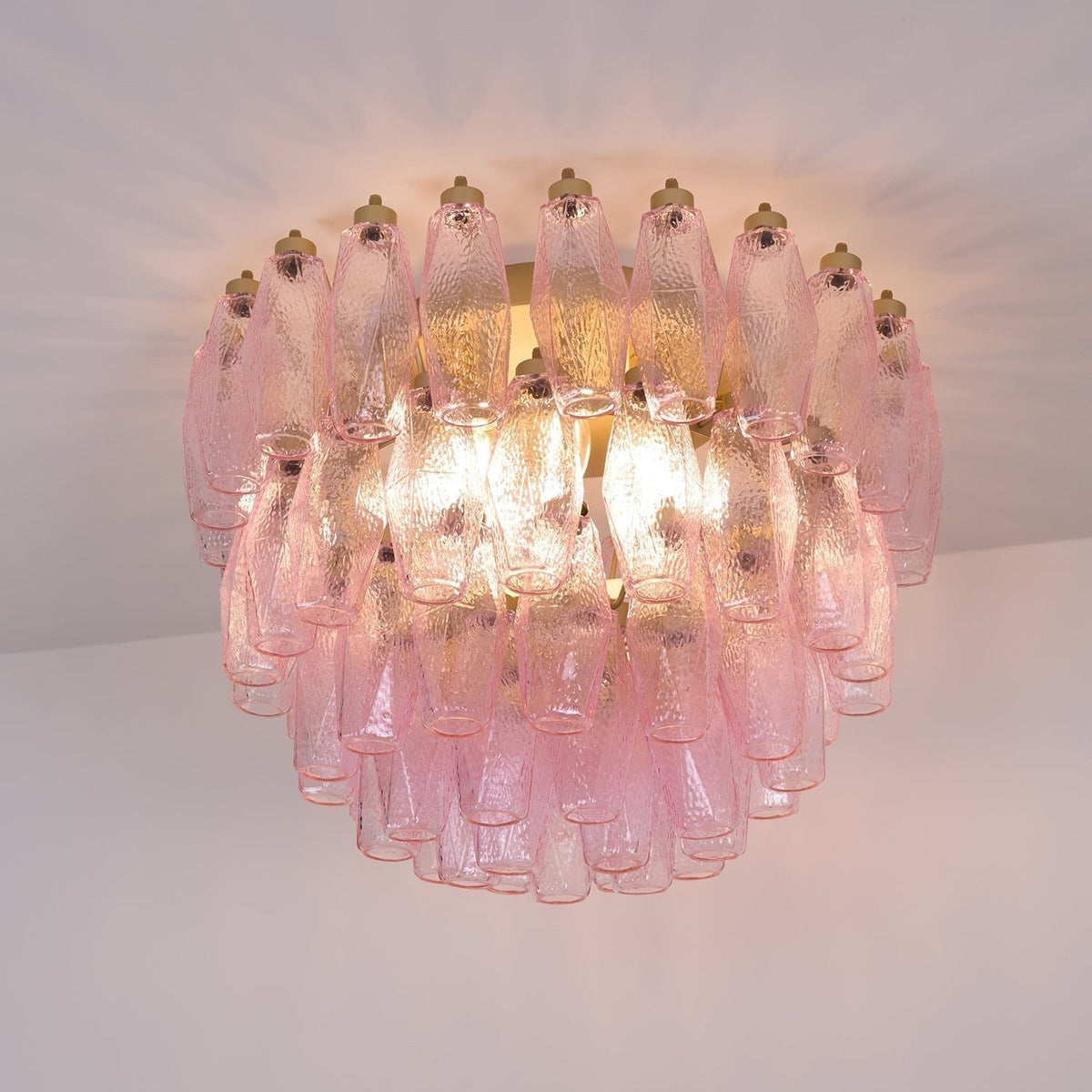 Celelaya plafondlamp Poliedri gelaagde roze Murano-glas vlakke plafondlamp
