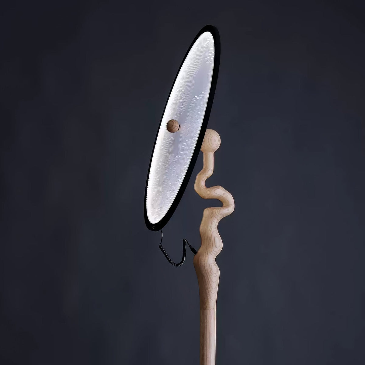 Evliriel vloerlamp van hout