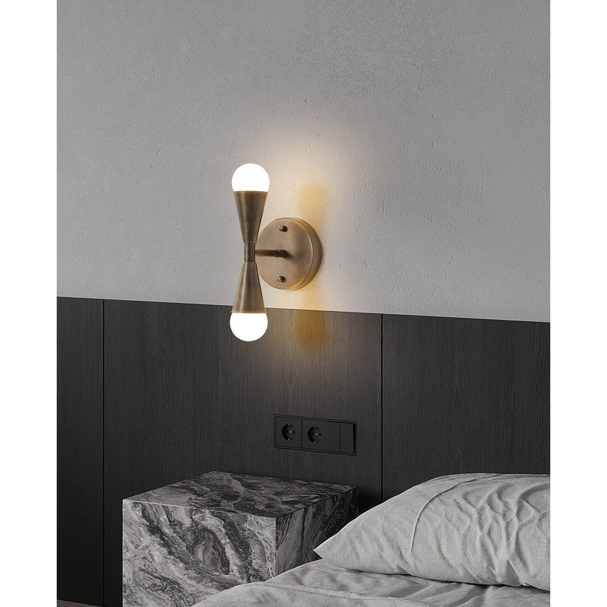 Karma Elvior messing dubbele wandlamp
