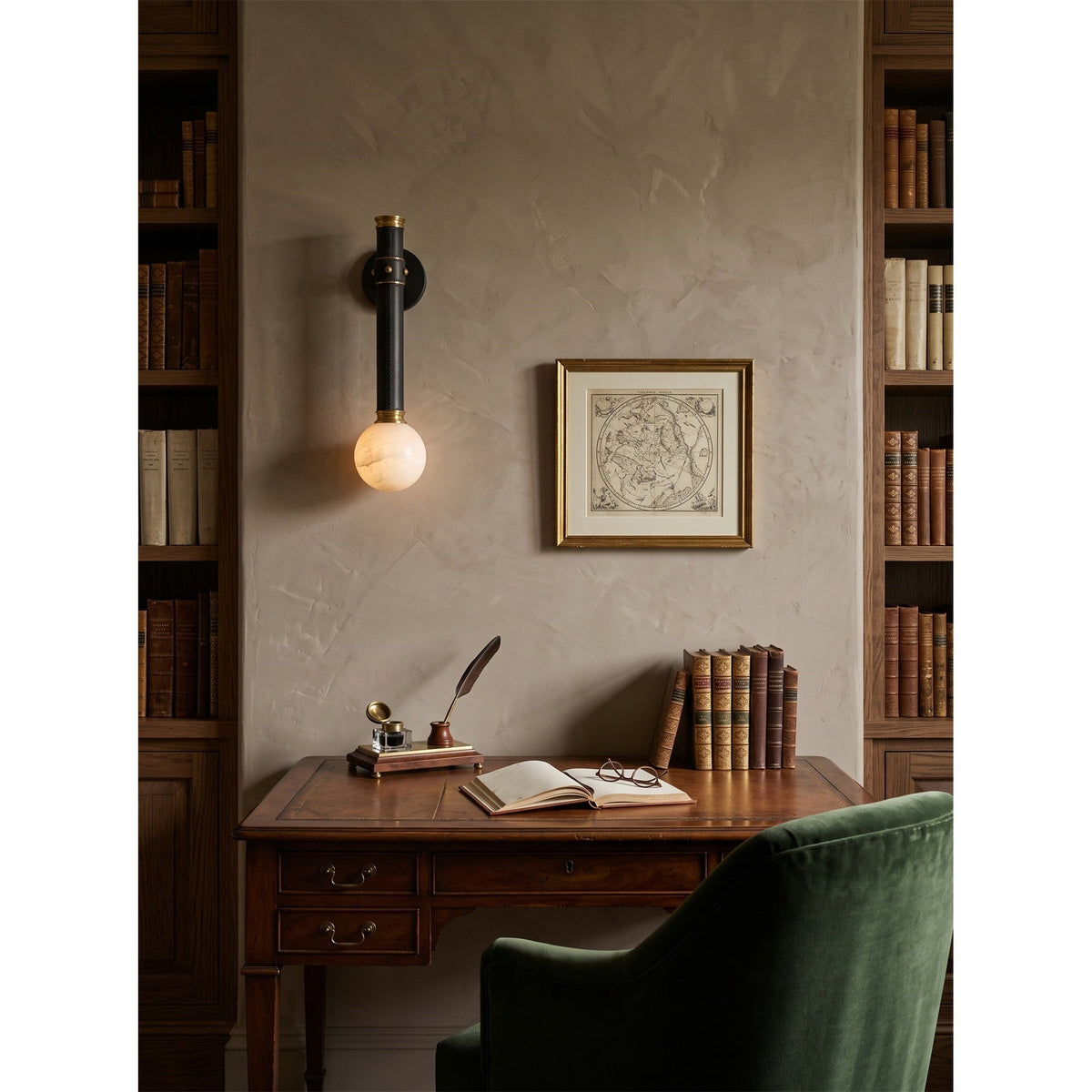 Liorarira wandlamp