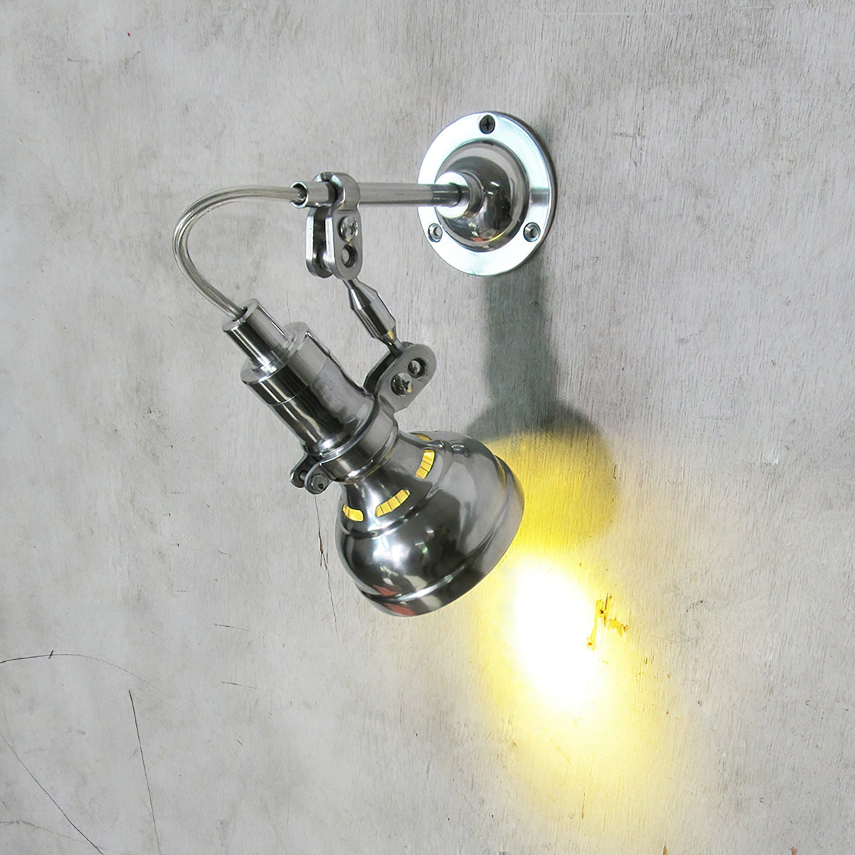 Ivsolara wandlamp