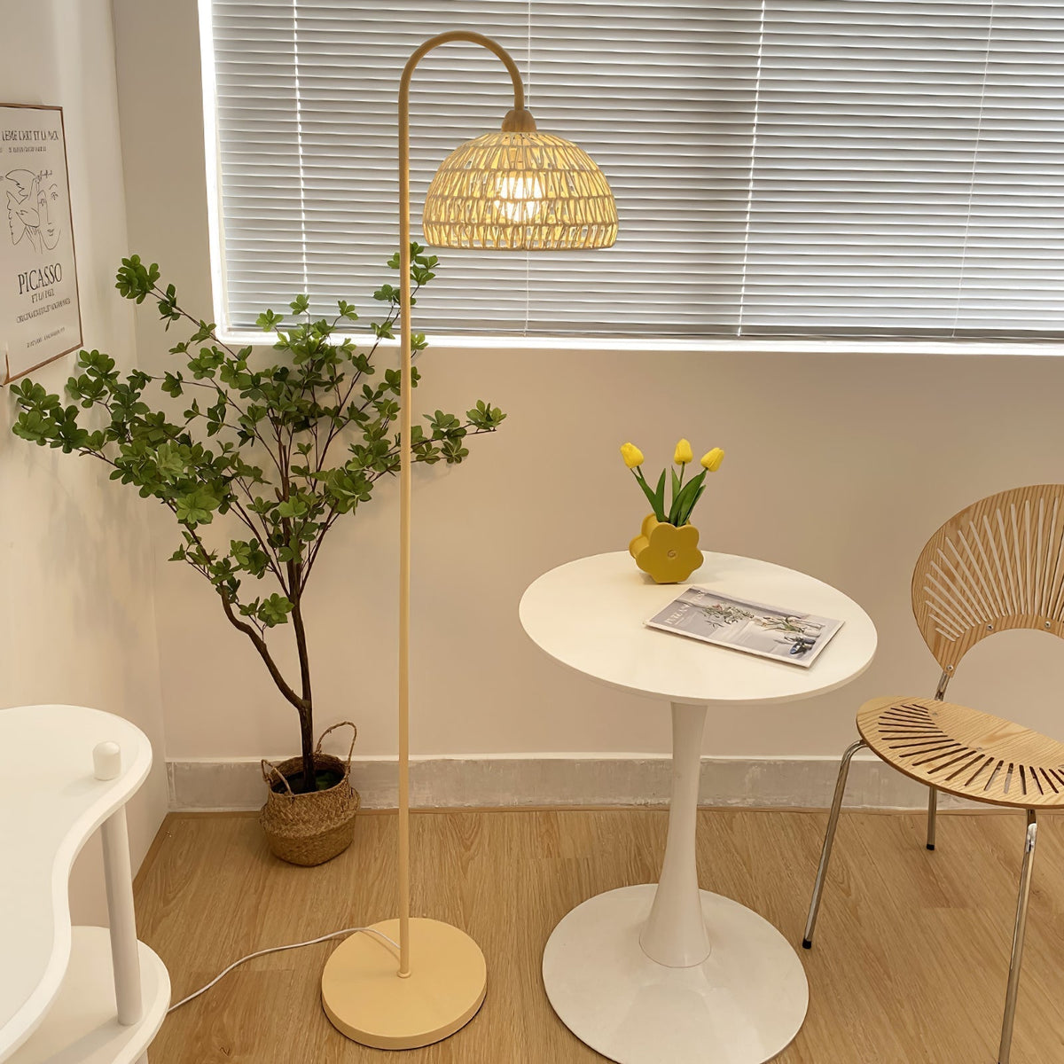 Tor vloerlamp minimalistisch beige