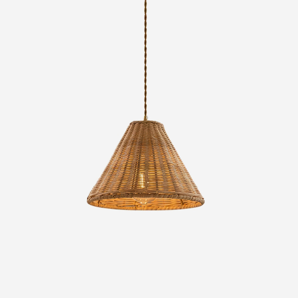 Hanglamp met rotan kap en metalen lichaam conische vorm natuurlijk minimalistisch